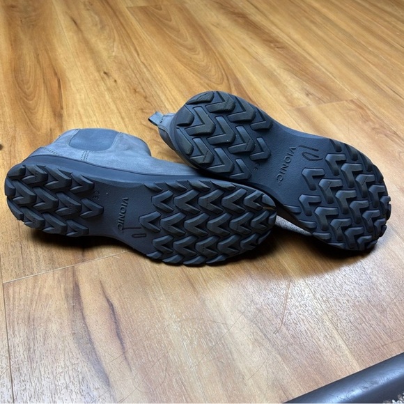 Vionic Gray Winter & Rain Boots size:10 - Picture 7 of 16